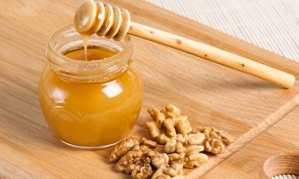 Honig und Nüsse für das Peniswachstum